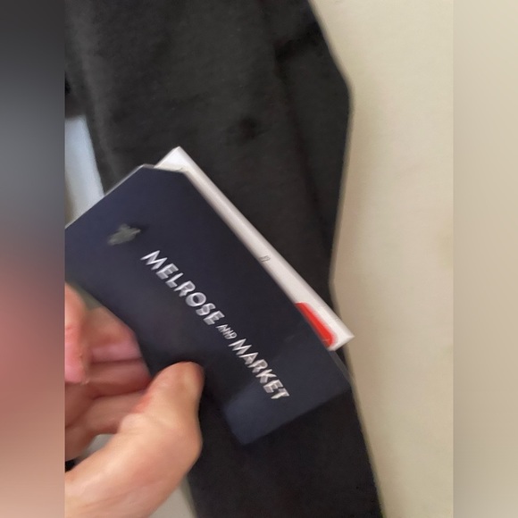 Cute velour top.  Melrose Hill.  Bottom of top is gathered!​​ - Picture 3 of 10